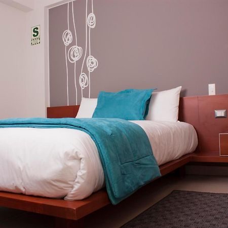 Sunec Hotel Чиклайо Экстерьер фото