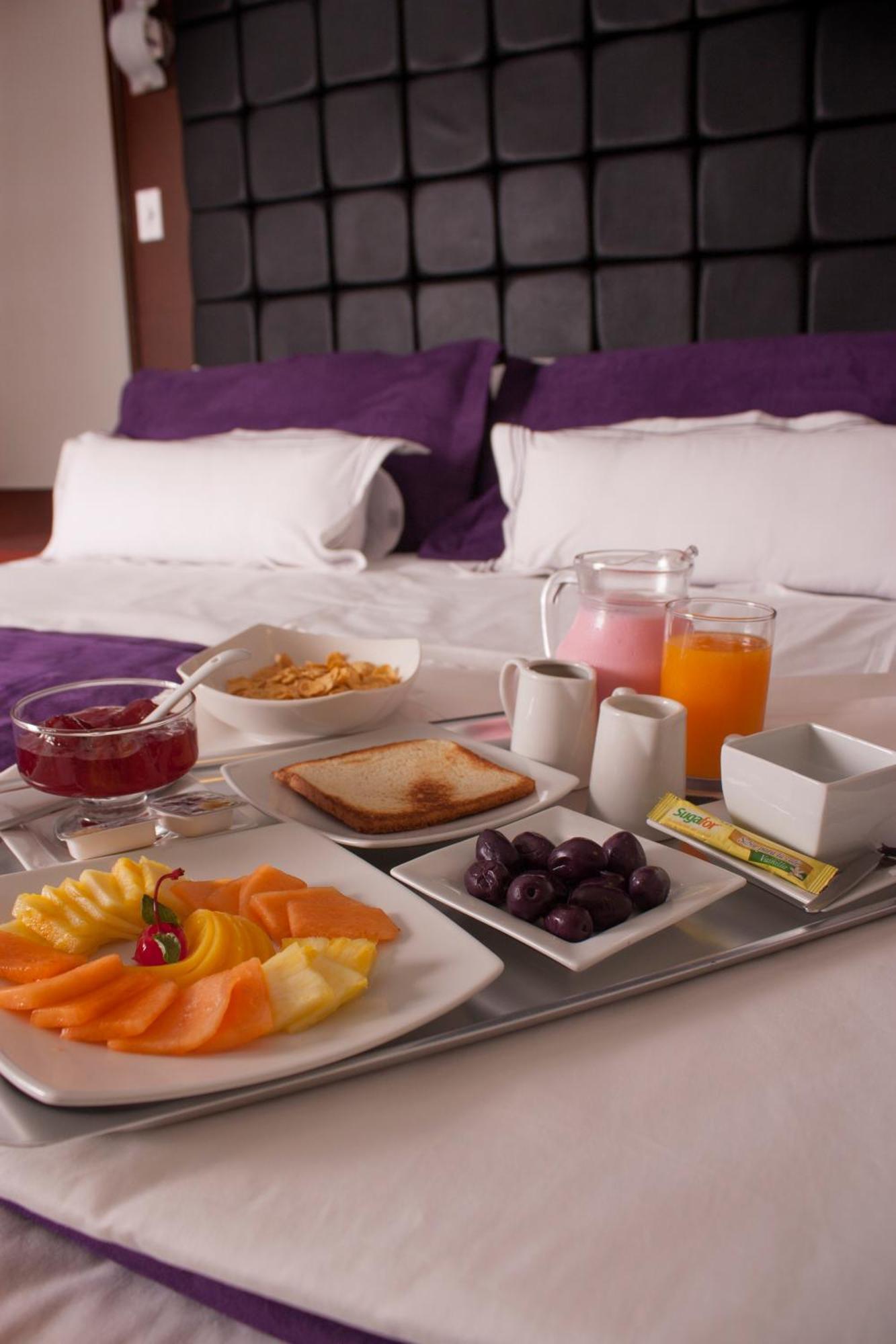 Sunec Hotel Чиклайо Экстерьер фото