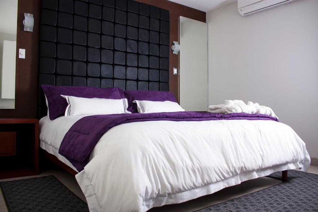 Sunec Hotel Чиклайо Экстерьер фото