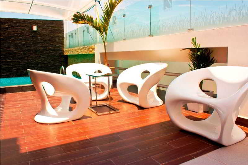 Sunec Hotel Чиклайо Экстерьер фото